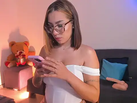 Sweetkaroll28s webcam