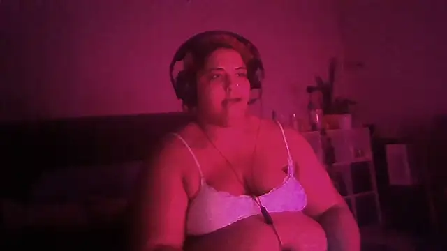 1n0nlythroat webcam