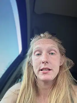 GoldenFlameGoddess webcam