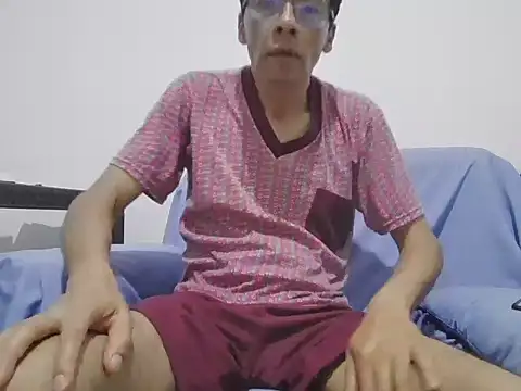 skinnylatino51 webcam