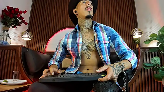 Donovan_Desmond webcam