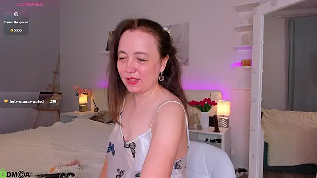 Kira_Adler webcam
