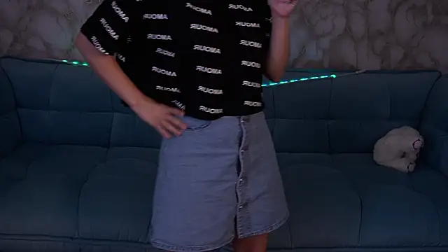 LiviaShy webcam