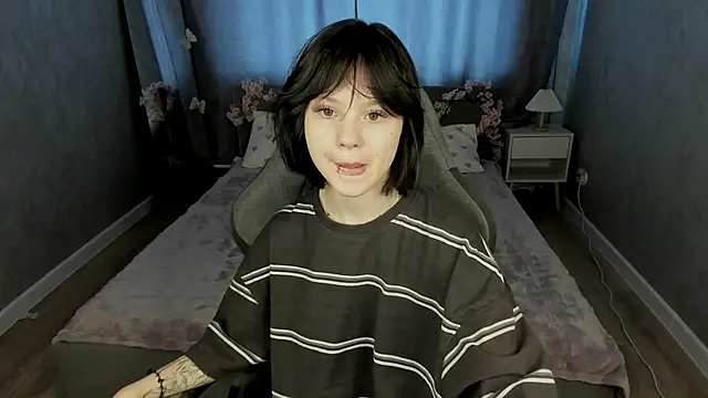 Loly_Cuttie webcam