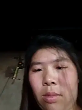 quynhkoolbae webcam