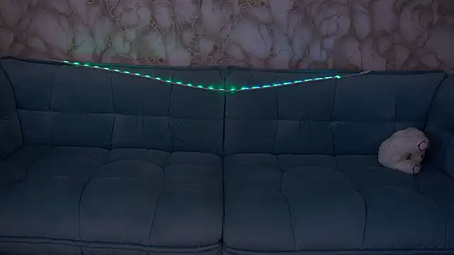 LiviaShy webcam