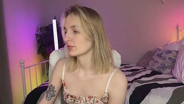 _Vikky_Moon_ webcam