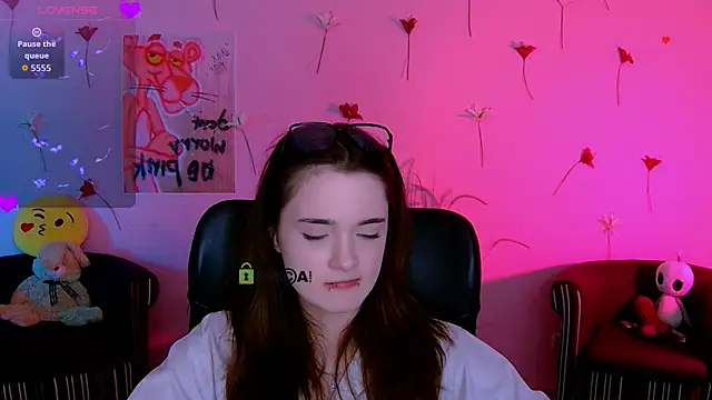 liana_kisses webcam