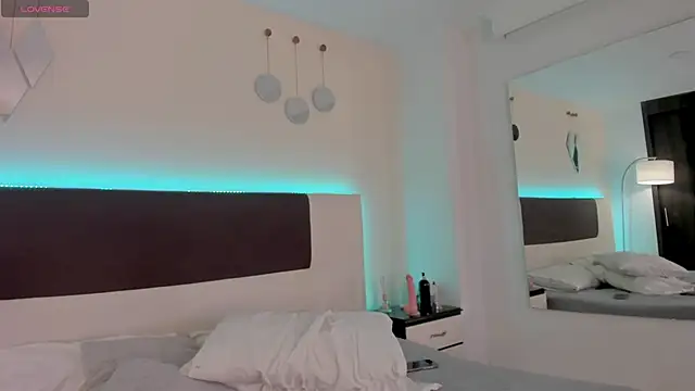 Sky_Loren webcam