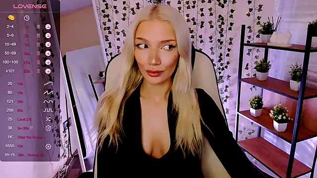 AnyaTaylor_ webcam