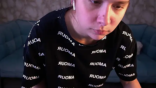 LiviaShy webcam