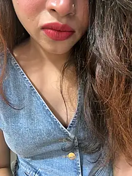 riya_sharma11 webcam