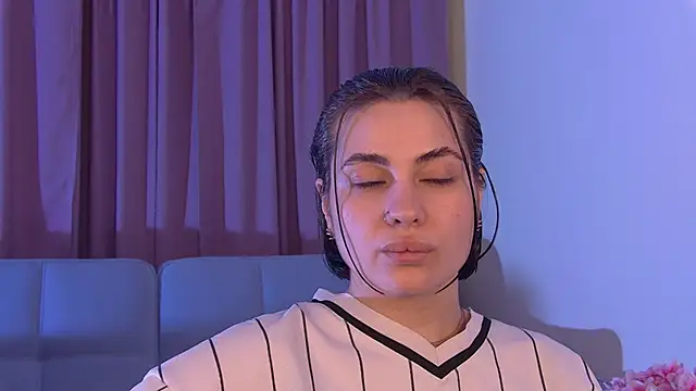 AdrianaToress webcam
