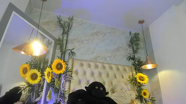 LittleeJaz webcam