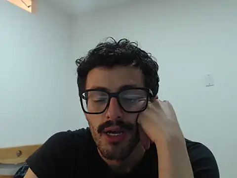 CuriousTomX webcam