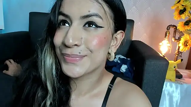 Alaia_Love77 webcam