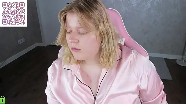 luna_c0ra webcam
