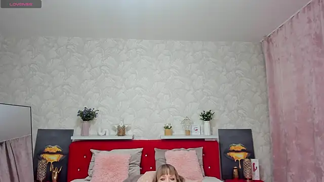 KattyPeachX webcam