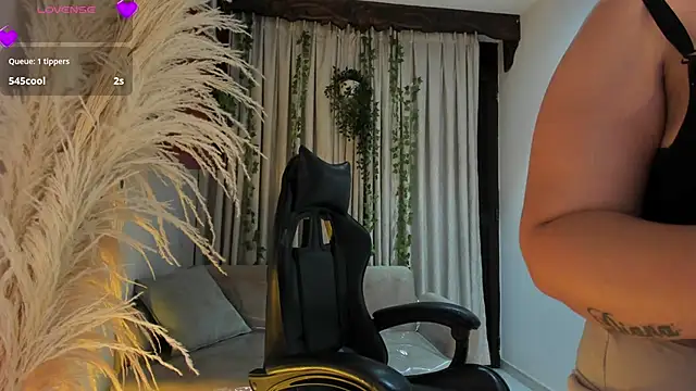 JulietaKane webcam