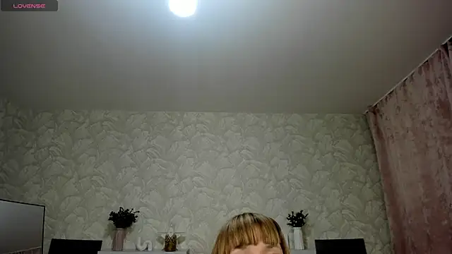 KattyPeachX webcam
