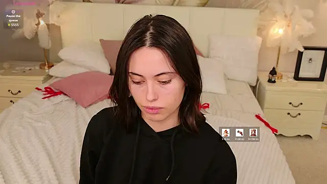 Lunaa_Babygirl webcam