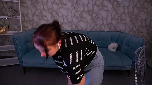 LiviaShy webcam