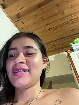 Kloe_1223 webcam