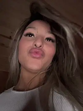AliceStone19 webcam