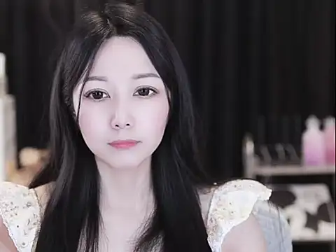 Nuyoah-77 webcam