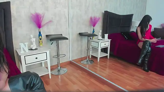 NahomyCarther webcam