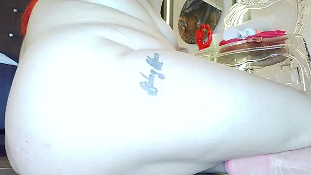 Witch_Scarlet webcam