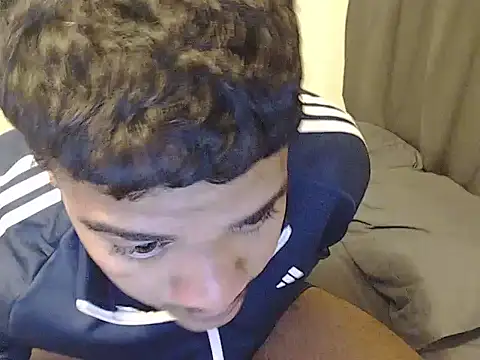 Ugh_Manux webcam