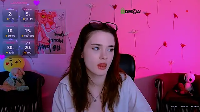 liana_kisses webcam