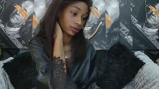 Lilmisbaddyxxx webcam