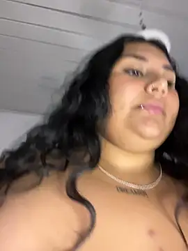 Nicky-222 webcam