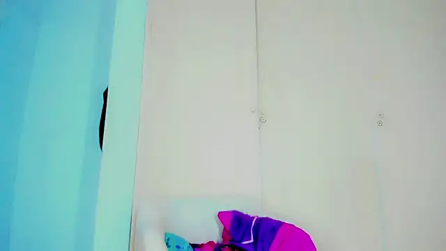 laaura_dolll webcam
