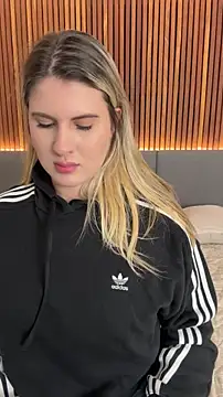 EmiilyAdams_ webcam