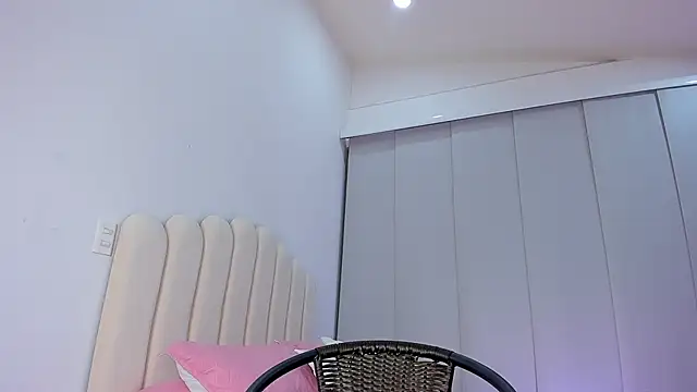 Amira-Zahra webcam