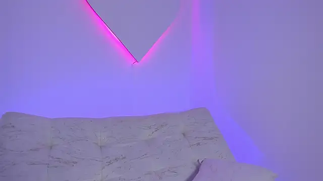 LiaCampbell_ webcam