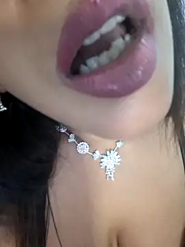 naughtyjaanu webcam
