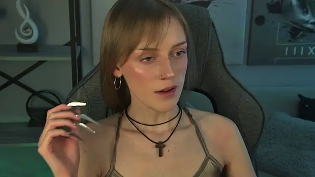 KiraMontoya webcam