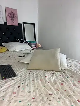 LoliitaBennett webcam