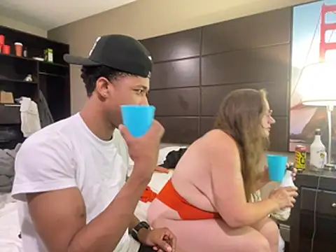 milfandyoungin webcam