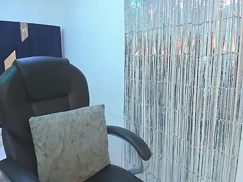 Aisha_hotts777 webcam
