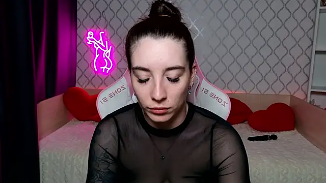 Curious_Lily webcam
