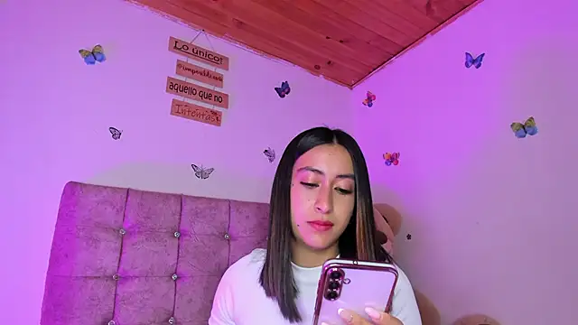 Lia_Roses3x webcam