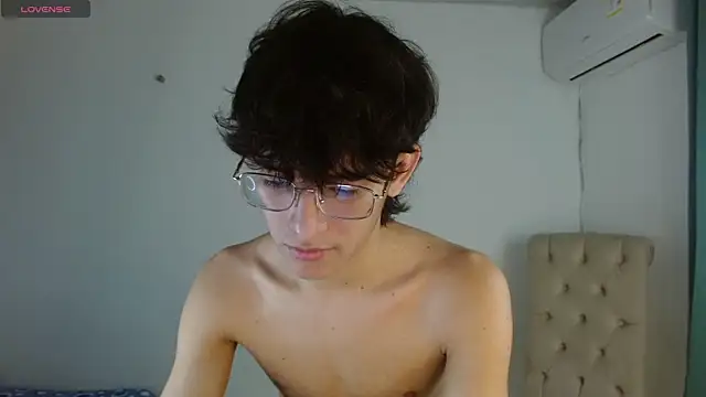 noah_millerx webcam