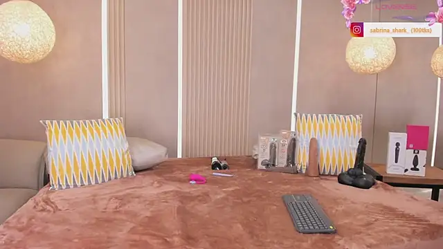 sabrina_shark_ webcam