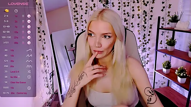 AnyaTaylor_ webcam
