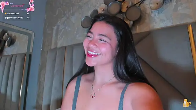 KimDevinne webcam